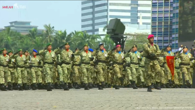 Defile TNI. [YouTube/Sekretariat Presiden]
